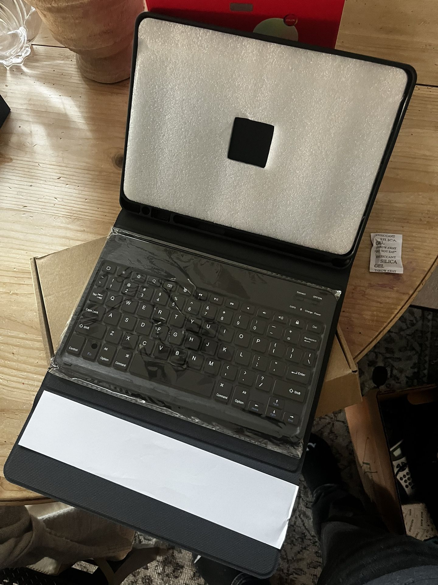 iPad Case And Wireless Keyboard