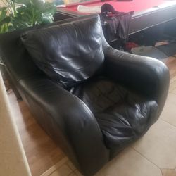 Black Leather Arm Chair