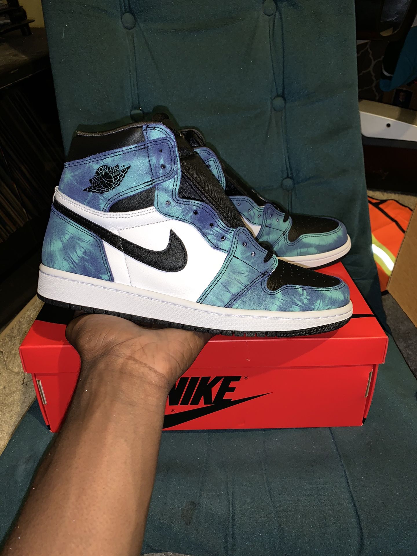 Jordan 1 Tie dye. W 11 M 9.5