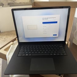 New Microsoft Surface Laptop 5 15”