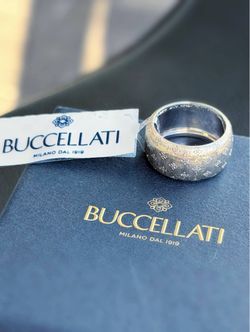 Mario Buccellati Milano Italy 18k White Gold Macri Giglio Etched Brushed Eternelle Band ring 10mm