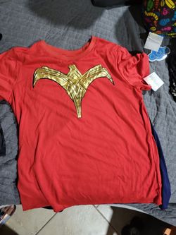 Wonder woman cape tee large
