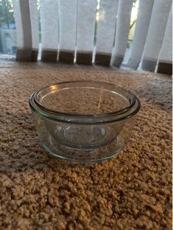 PYREX 2 Nesting Bowls Microwave safe