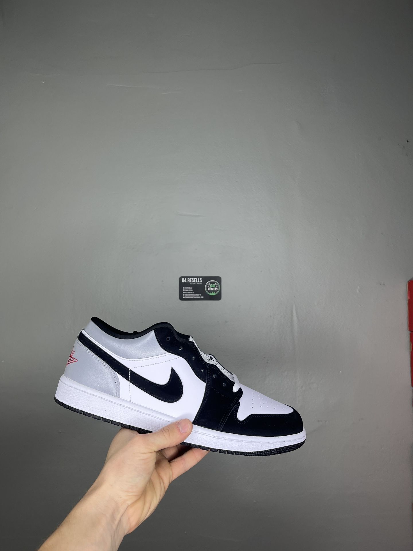 Jordan 1 Low SE White Black Metallic Silver