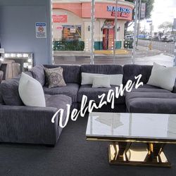 ✅️✅️4-Pcs XL Grey Sectional Set✅️(pillows  And Coffee Table Not Included)