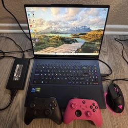 MSI 16 Studio A13VG Gaming Laptop Bundle
