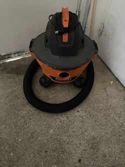 RIDGID Wet/Dry Shop Vacuum with Hose