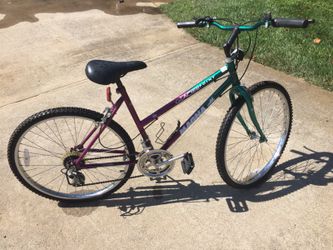 26 inch ladies 10 speed mountain bike Magna Glacier Point for Sale in Lewisville NC OfferUp