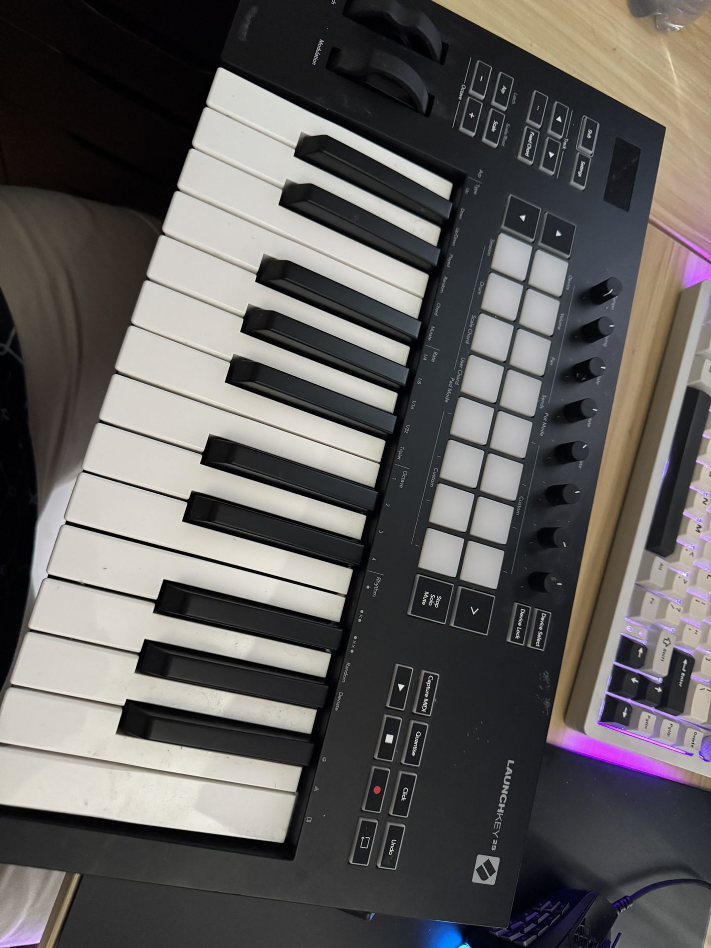 Launch key 25 Perfect condition