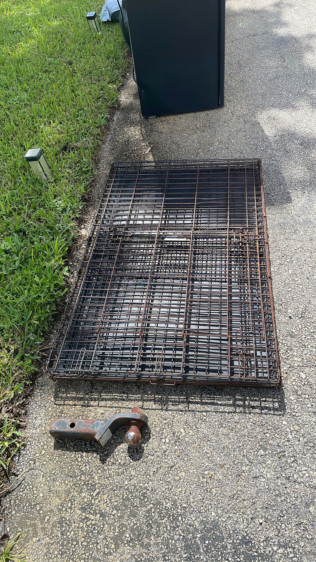 42 In Dog Cage With Cover