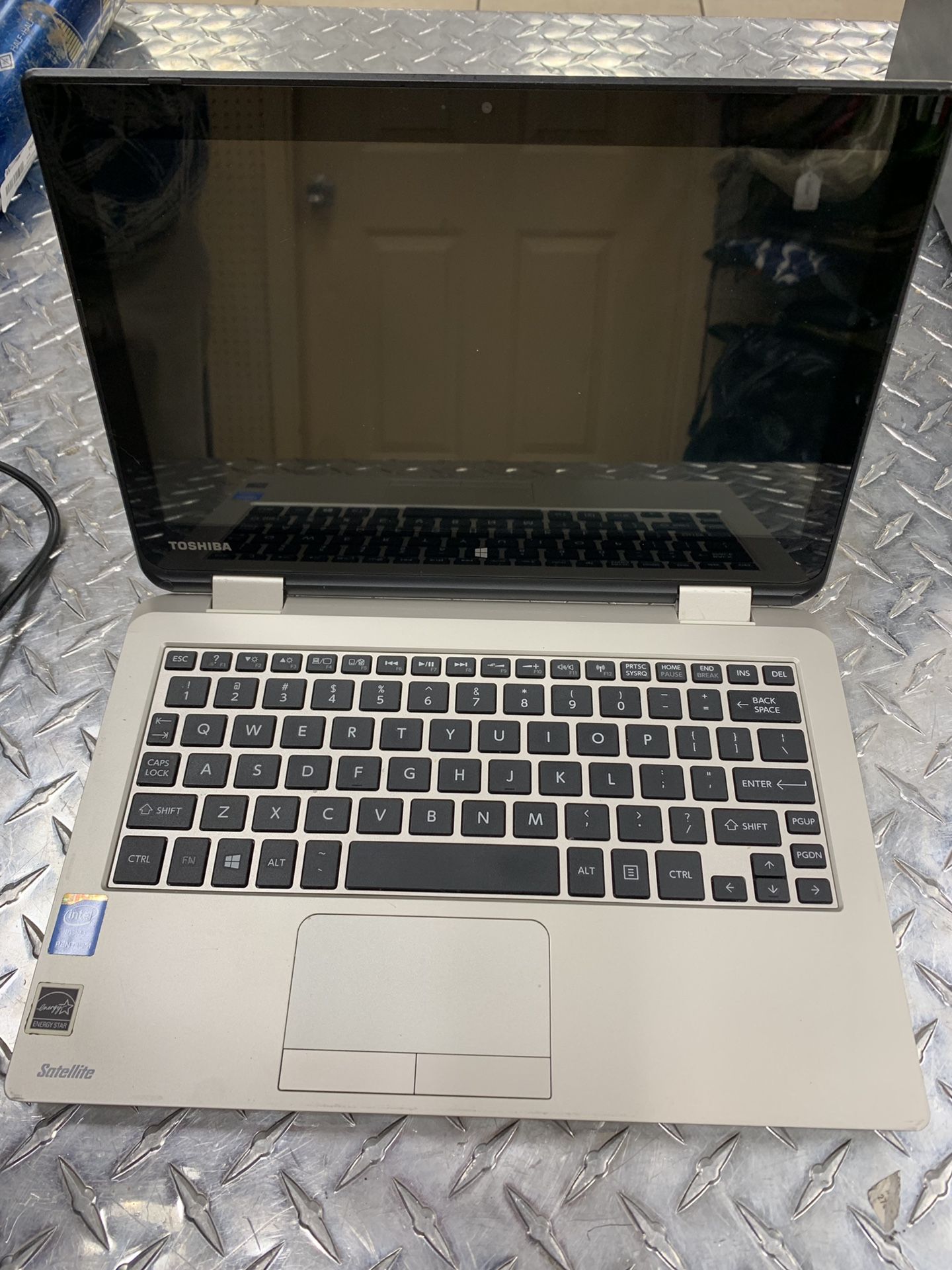 Toshiba reversible laptop with charger