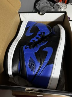 Jordan’s 1 Black And Blue Size 10.5