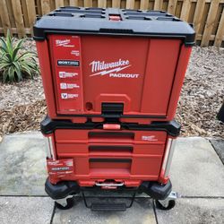 MILWAUKE ROLLING TOOLBOX