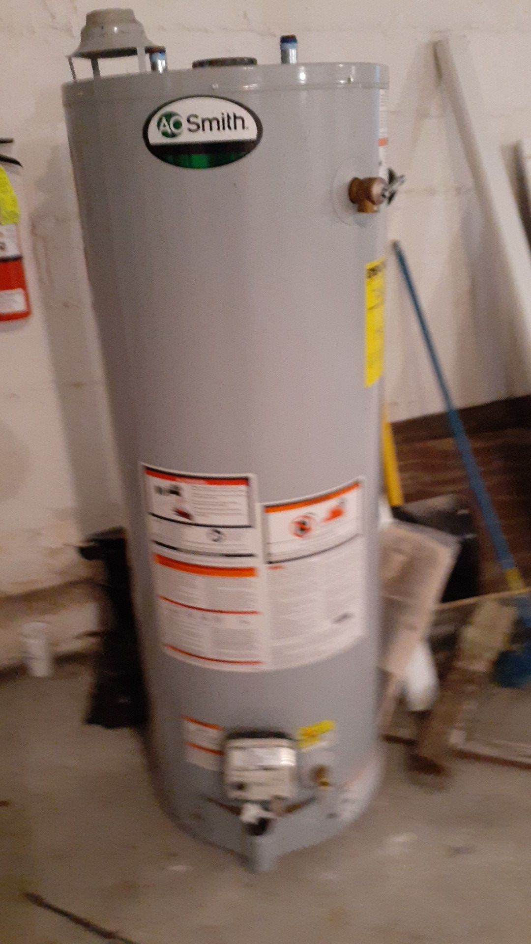 Hot water heater