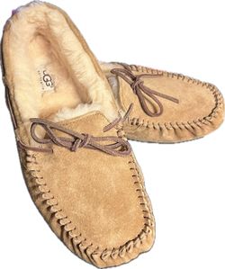 UGG Women's Dakota Slipper, Chestnut, Size 9, NEW