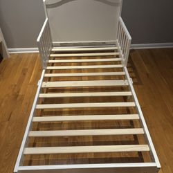 Toddler bed