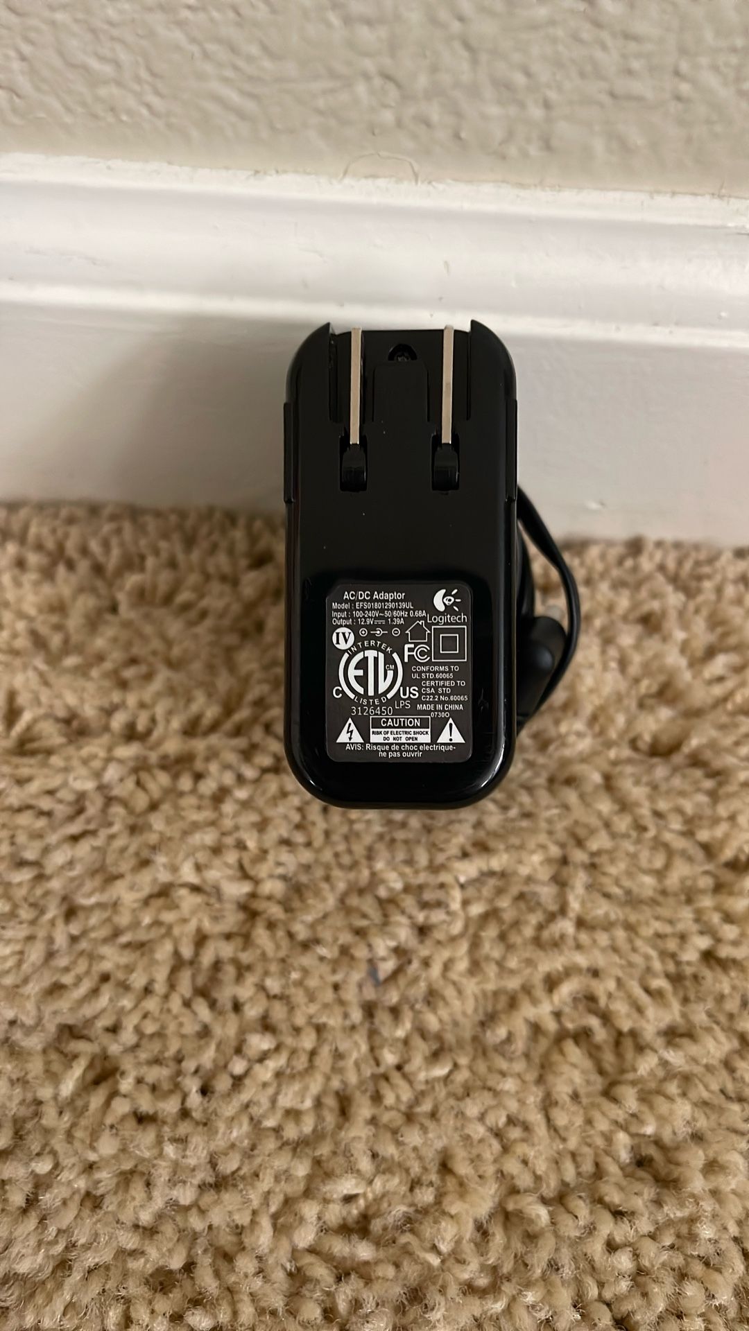 Logitech EFS01(contact info removed)39UL AC/DC Adapter (IL/RT6-15271-EFS1(contact info removed)39UL-UG)