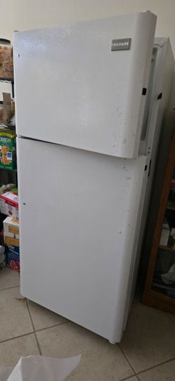 Refrigerator, Apartment size