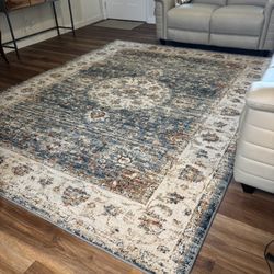 8x10 Traditional Style, Tufted Rug. 