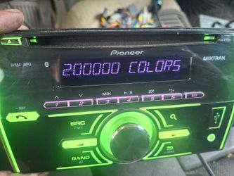 STEREO PIONEER CD AUX USB BLUETOOTH CAMBIA DE DIFERENTES COLORES GOOD CONDICIÓN ABLO ESPAÑOL