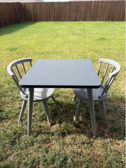 Kids Table & 2 Chairs Set
