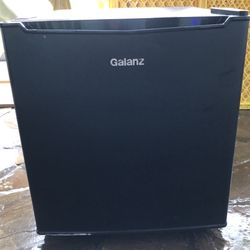 Galanz Mini Fridge 1.6 Cubic feet