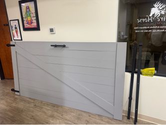Sliding barn door