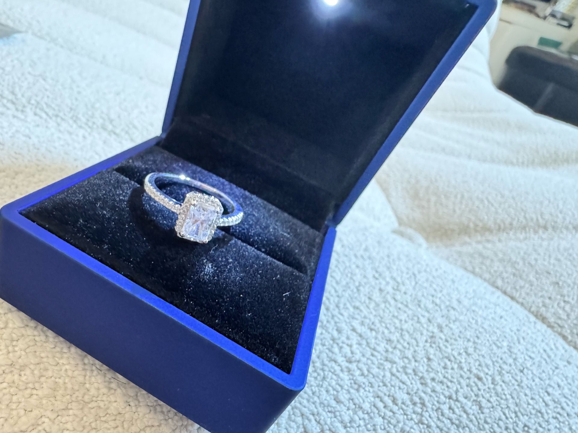 Brand new 2ct radiant moissanite s925 silver engagement ring