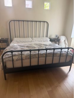 Metal Bed Frame - KING SIZE