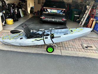 10 ft Quest Kayak with pull cart