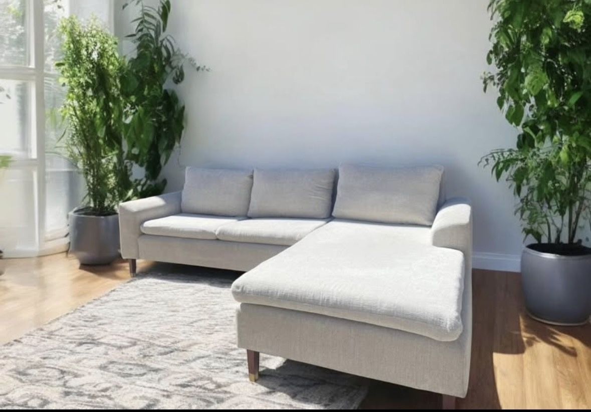 Beige Sectional Couch 🛻 Delivery Available🛻