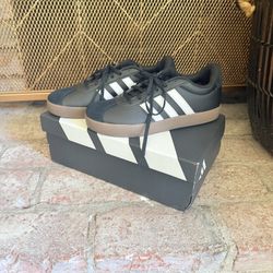 NEW Adidas Size 6