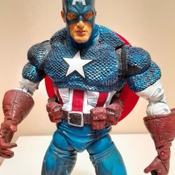 2006 Toybiz

Captain America Marvel Legends Icons 12" Action Figure w/ Shield