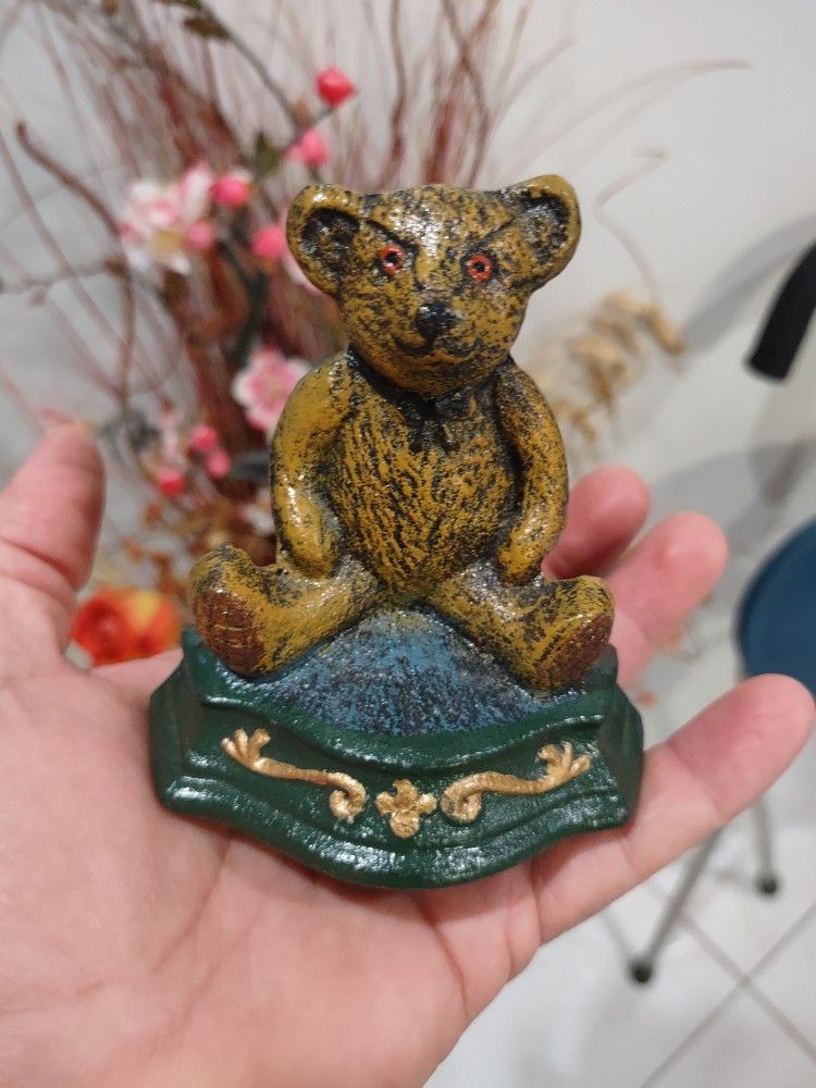 Vintage Cast Iron Teddy Bear Hand Painted Door Stop Wedge Heavy 1 lb.-6.2 oz.