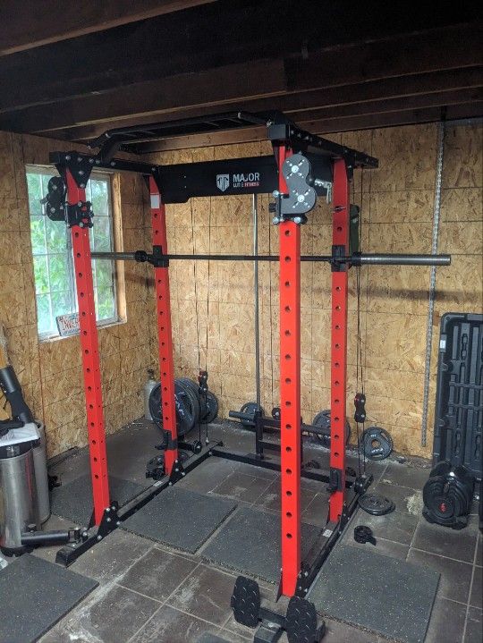 Home Gym With 45lb Barbell & Cables