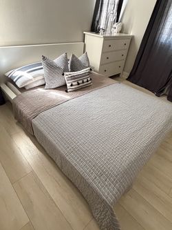 Queen bed