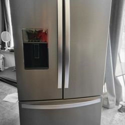 Whirlpool Set- Dishwasher/ Fridge & Gas Range