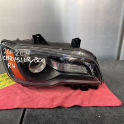 2011 2012 2013 2014 CHRYSLER 300 RIGHT SIDE HEADLIGHT OEM USED 