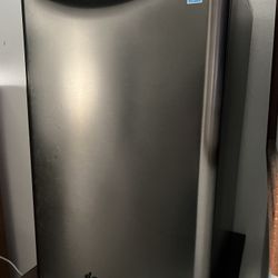 Mini Fridge (Danby)