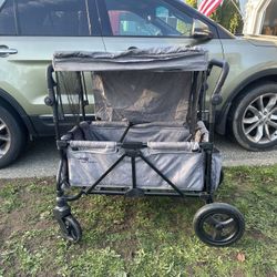 Jeep Kids Pulling Wagon