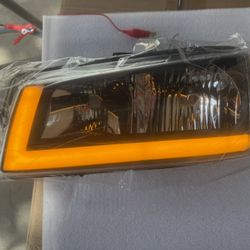 03-06 Chevy Silverado Black Switchback LED Headlights Parking Lights