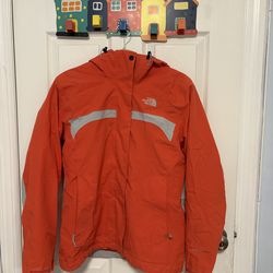 The north face women’s 2 in 1