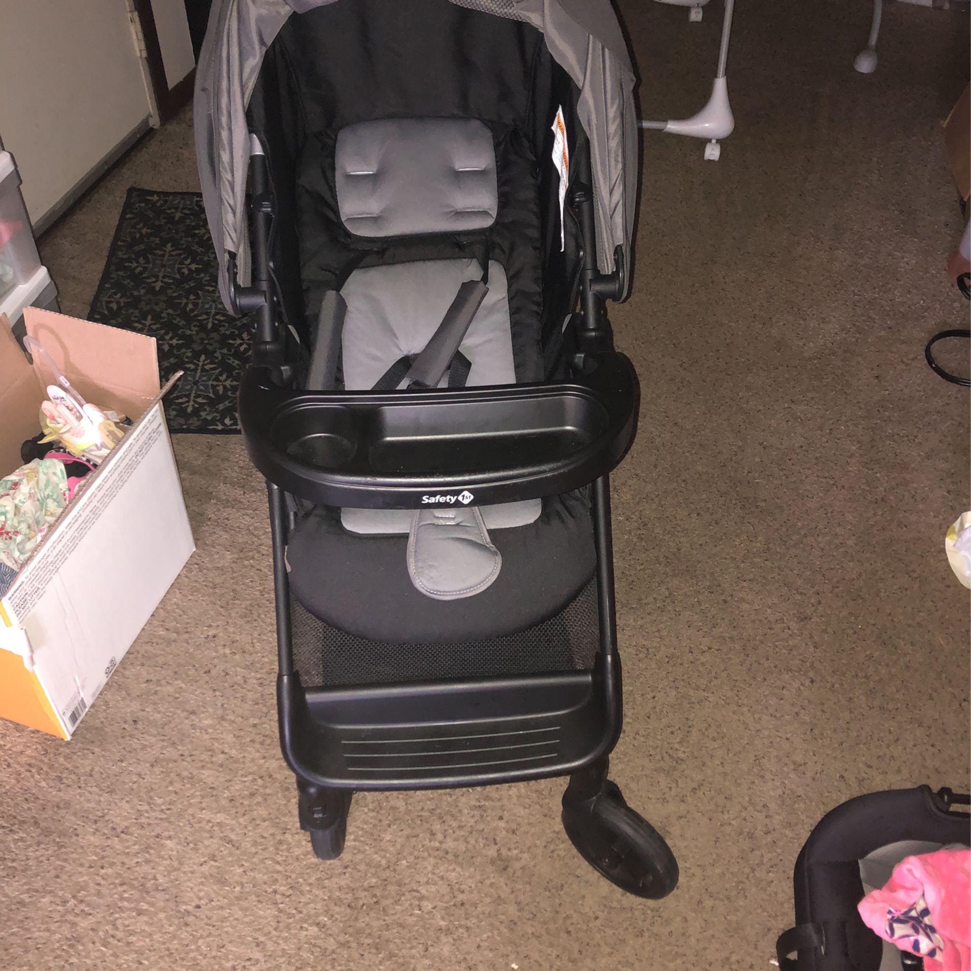 Selling Barely Used Safety 1st Baby Stroller