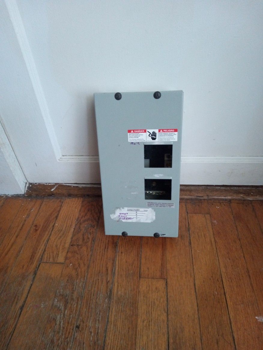 Siemen Circuit Breaker Box 4 Circuit Usted But Nice Shape Only $12 Dollars 