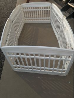Dog playpen