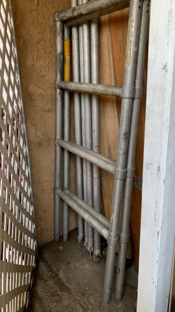 9 foot scaffolding with three planks