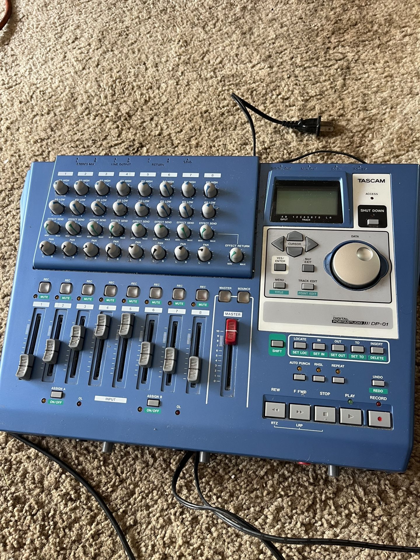 Tascam DP-01 Digital Portable Studio