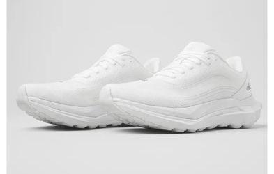 ALO Runner Sneakers