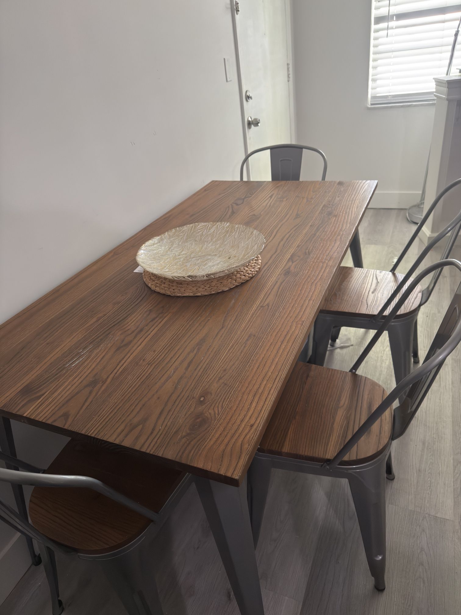 Modern Table Set