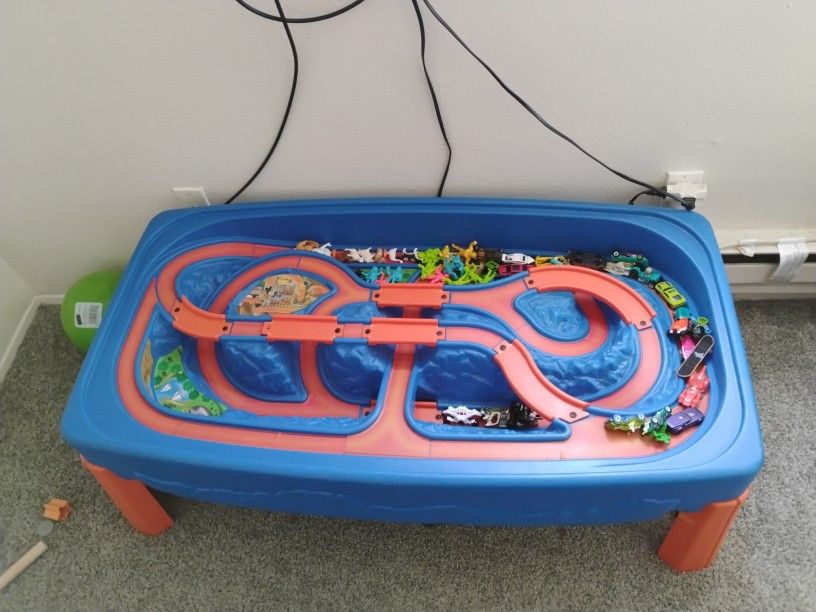 Hot Wheels Track And Activity Table
